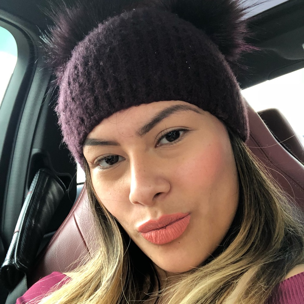 Meet your Posher, Claudia